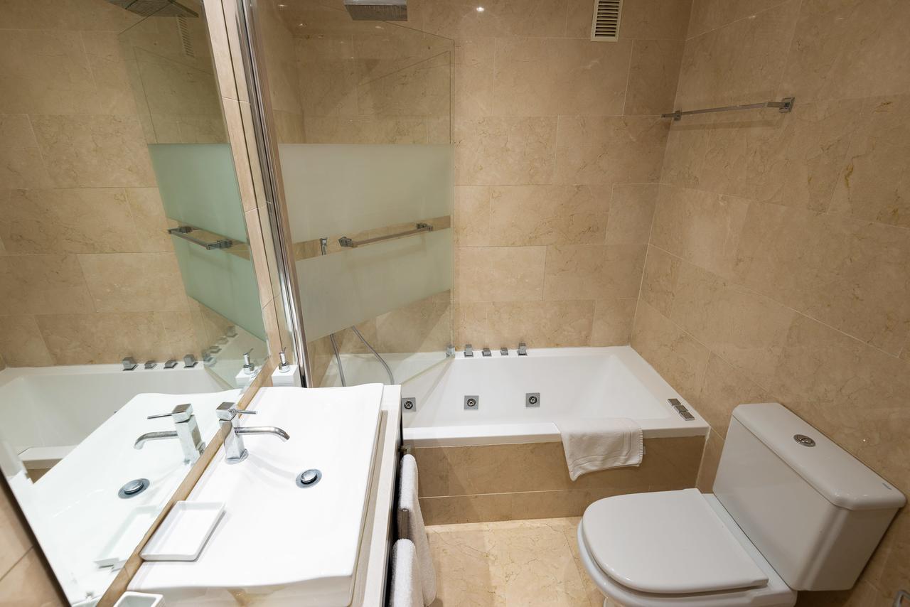 Vacation Marbella: Beachfront Luxury at Terrazas De Banus Exterior photo